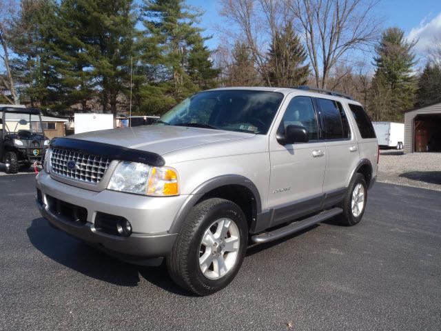 Photo of 2004 Ford Explorer