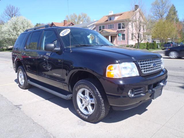 Photo of 2005 Ford Explorer