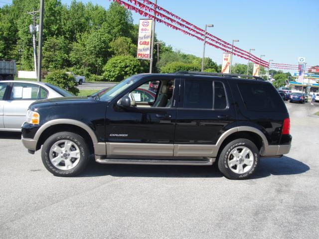 Photo of 2004 Ford Explorer