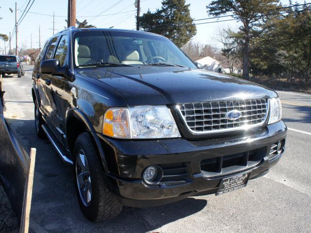 Photo of 2004 Ford Explorer
