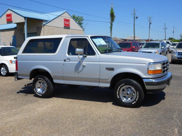 Photo of 1996 Ford Bronco
