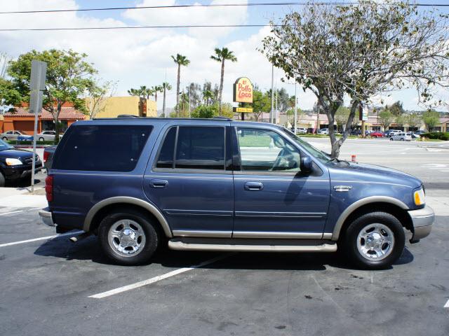Photo of 2002 Ford Expedition