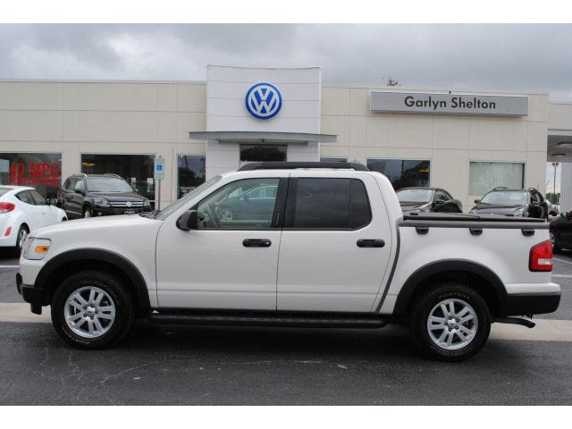 Photo of 2010 Ford Explorer Sport Trac