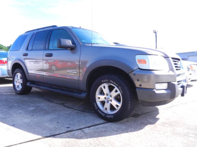 Photo of 2006 Ford Explorer