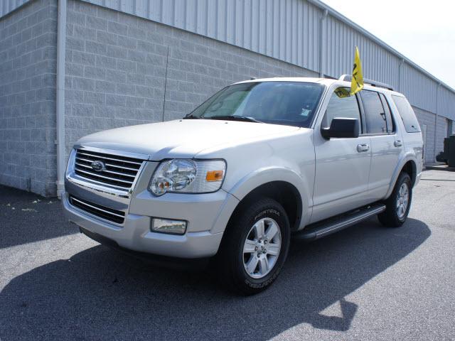 Photo of 2010 Ford Explorer