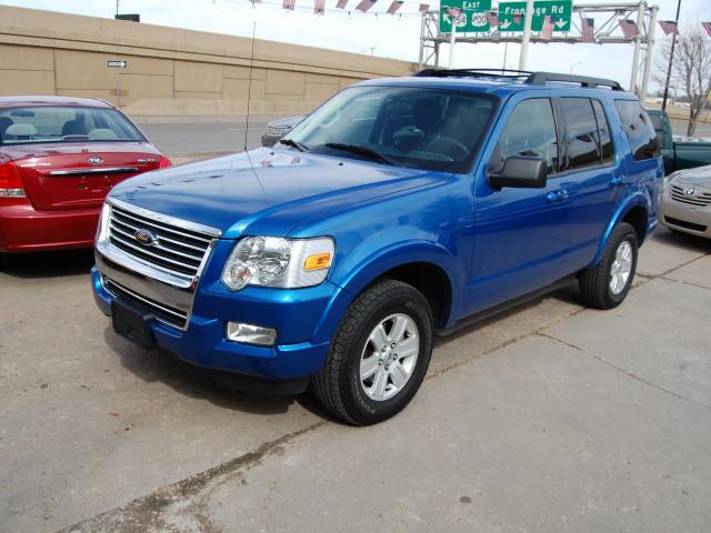 Photo of 2010 Ford Explorer