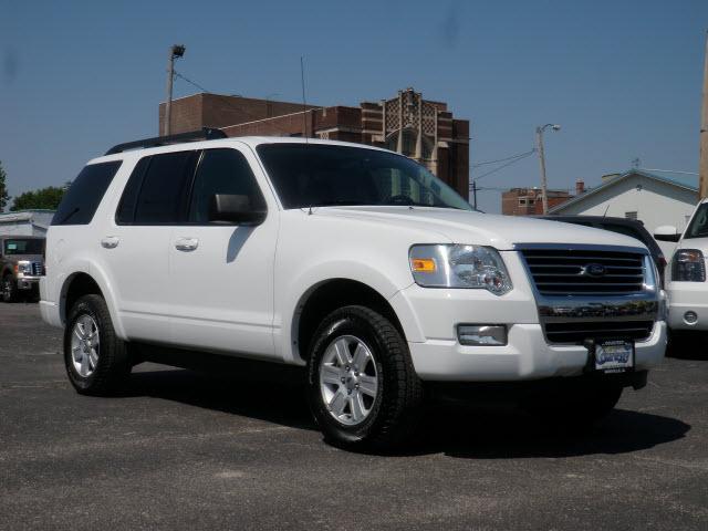 Photo of 2010 Ford Explorer