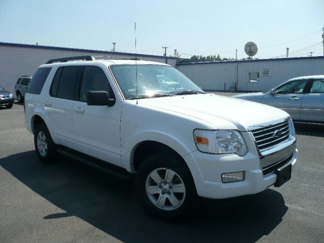 Photo of 2010 Ford Explorer