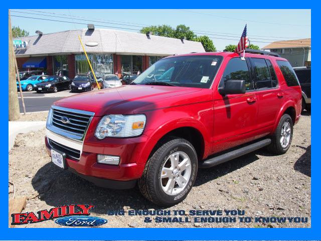 Photo of 2010 Ford Explorer