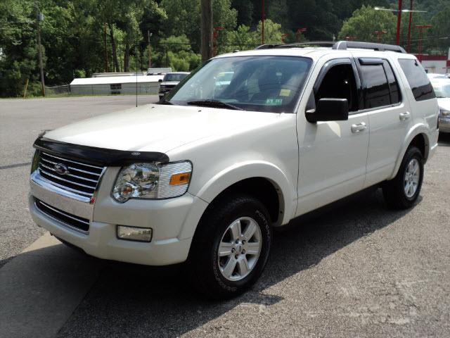 Photo of 2010 Ford Explorer