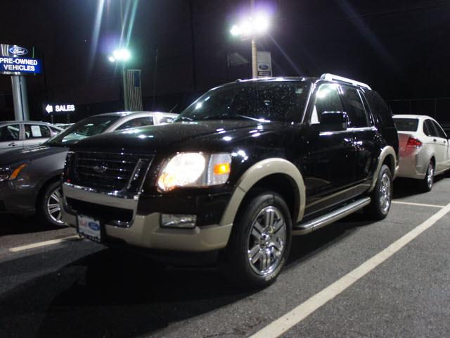 Photo of 2010 Ford Explorer