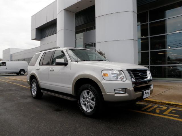 Photo of 2010 Ford Explorer