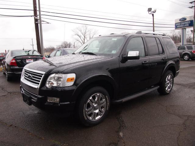 Photo of 2010 Ford Explorer