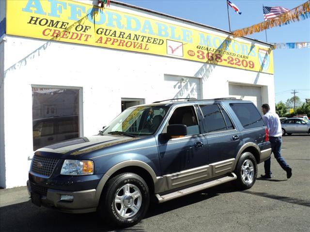 Photo of 2004 Ford Expedition