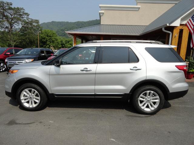 Photo of 2011 Ford Explorer