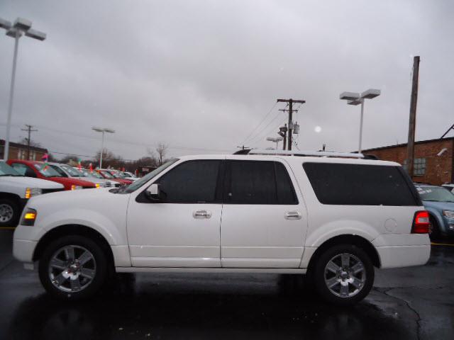 Photo of 2010 Ford Expedition EL