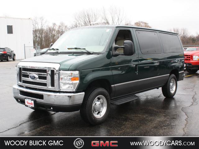 Photo of 2008 Ford Econoline Wagon