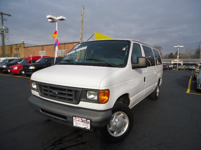 Photo of 2007 Ford Econoline Wagon