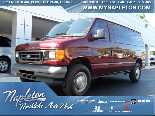 Photo of 2006 Ford Econoline Wagon