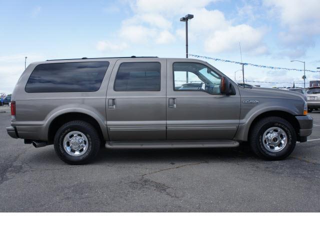Photo of 2004 Ford Excursion