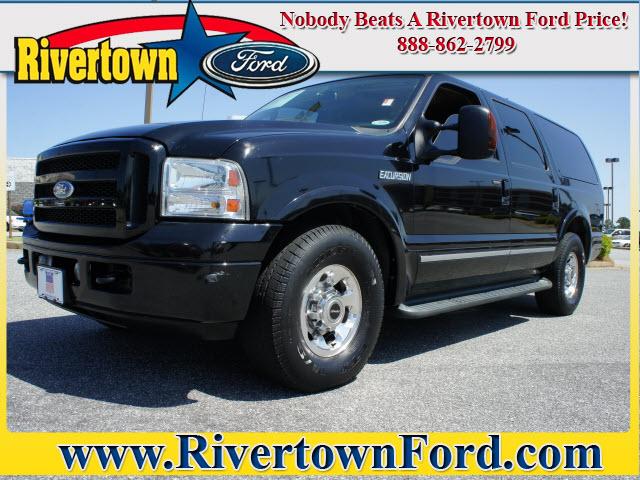 Photo of 2005 Ford Excursion