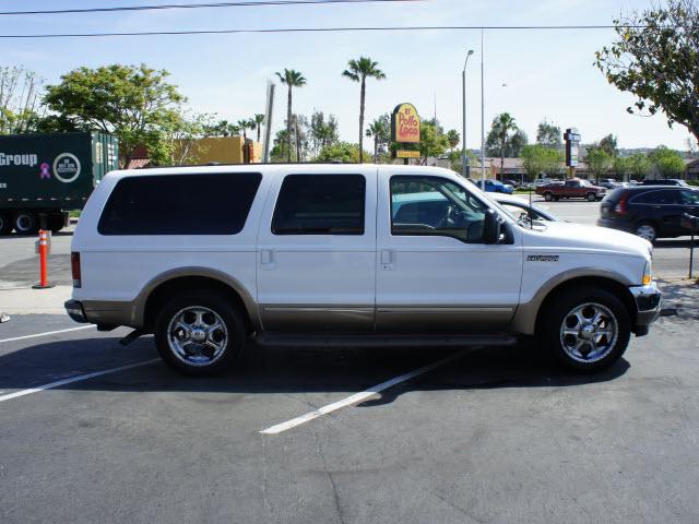 Photo of 2002 Ford Excursion
