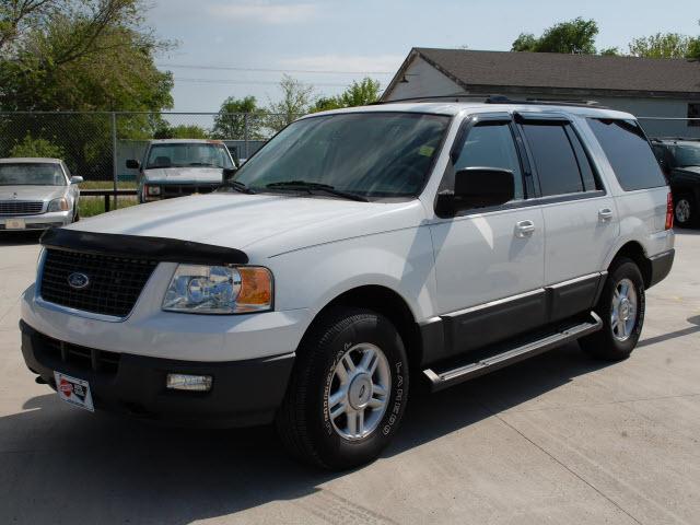 Photo of 2004 Ford Expedition