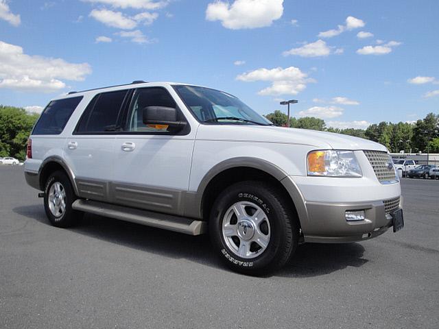 Photo of 2004 Ford Expedition