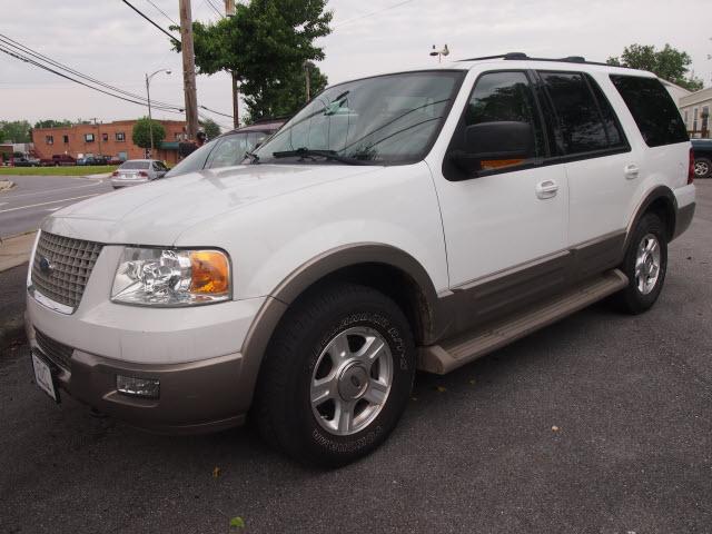 Photo of 2004 Ford Expedition