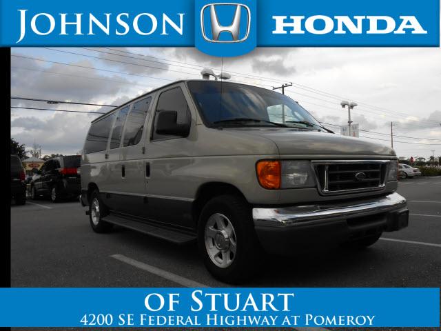Photo of 2006 Ford E-150