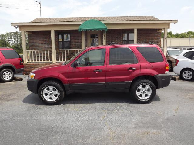 Photo of 2005 Ford Escape