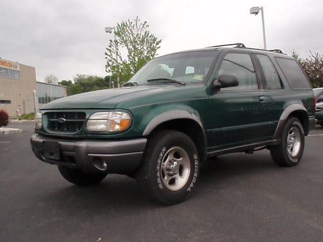Photo of 1999 Ford Explorer