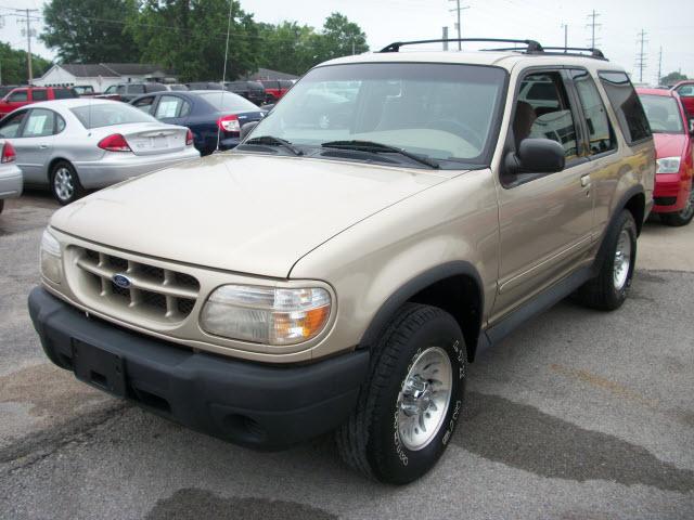 Photo of 2000 Ford Explorer