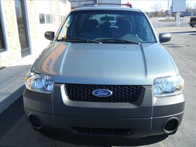 Photo of 2005 Ford Escape