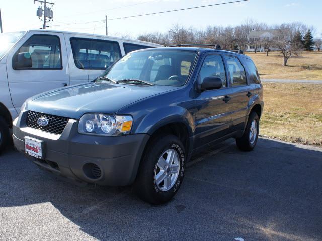 Photo of 2005 Ford Escape