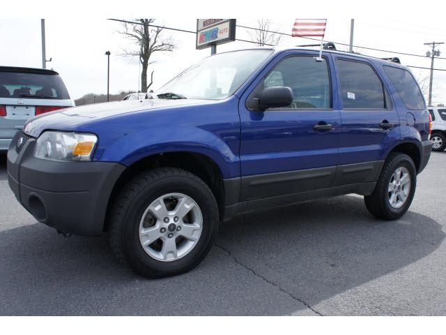 Photo of 2005 Ford Escape