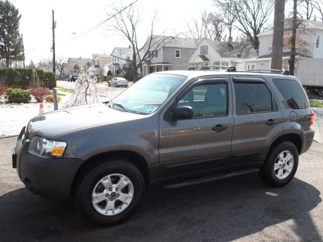Photo of 2005 Ford Escape