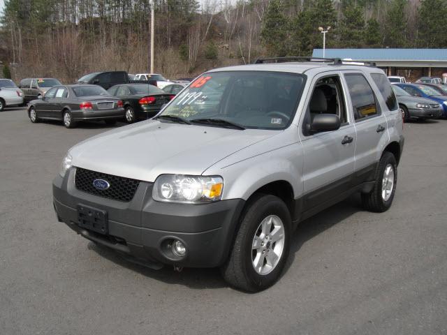 Photo of 2005 Ford Escape