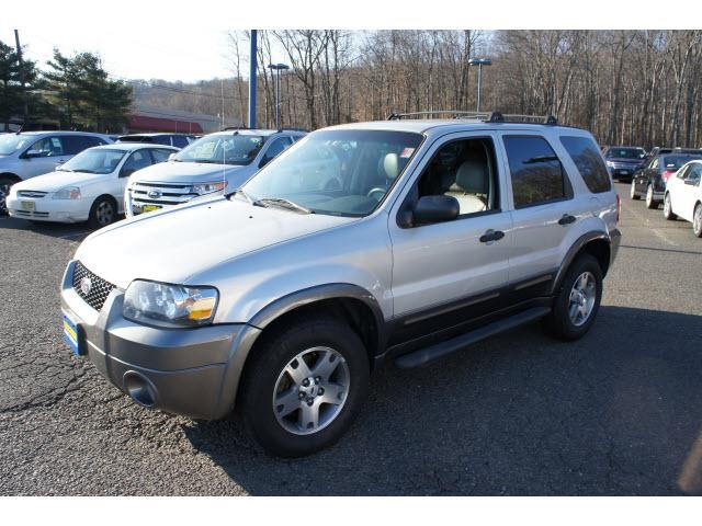 Photo of 2005 Ford Escape