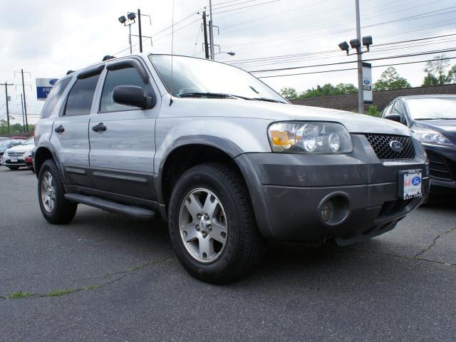 Photo of 2005 Ford Escape