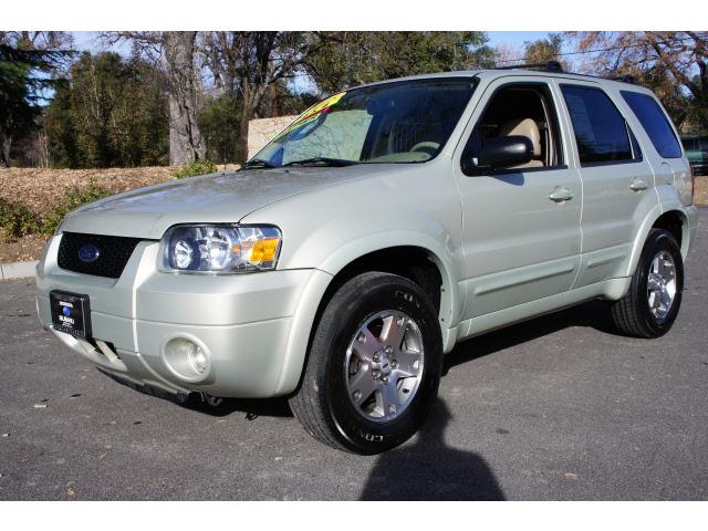 Photo of 2005 Ford Escape
