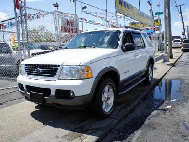 Photo of 2005 Ford Explorer