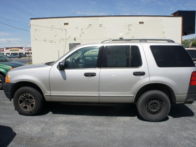 Photo of 2003 Ford Explorer