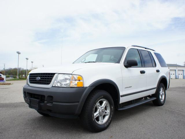 Photo of 2004 Ford Explorer
