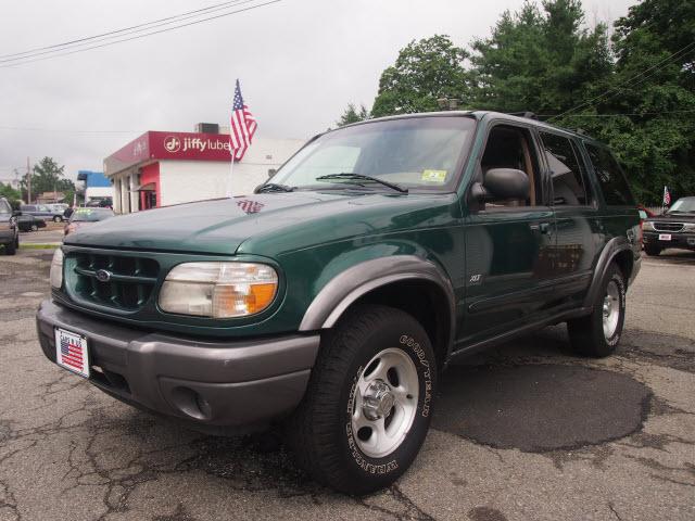 Photo of 2000 Ford Explorer