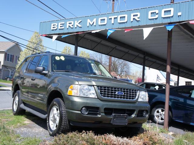 Photo of 2004 Ford Explorer