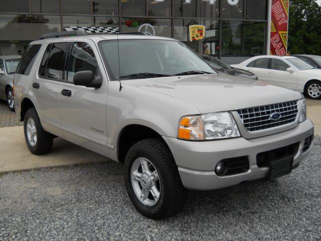 Photo of 2005 Ford Explorer