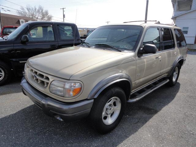 Photo of 2000 Ford Explorer