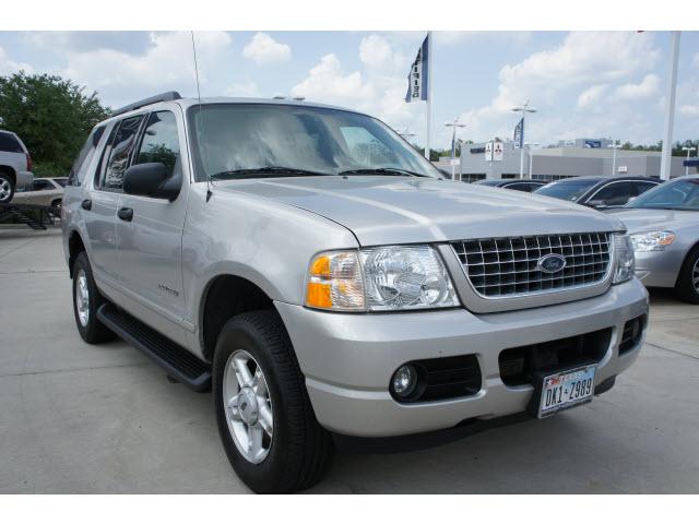Photo of 2005 Ford Explorer