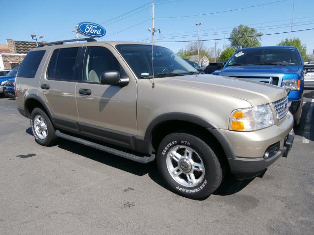 Photo of 2003 Ford Explorer